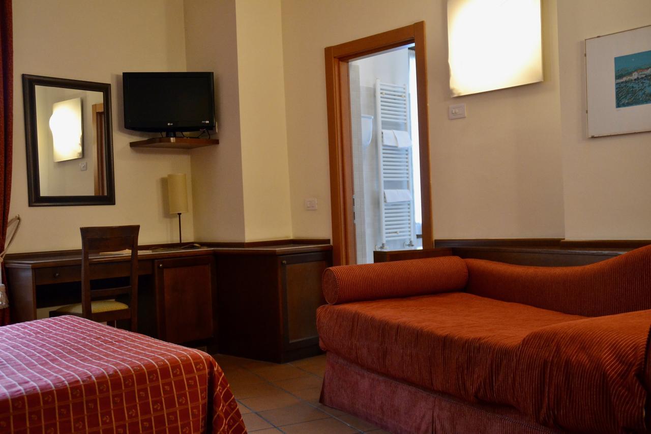 Hotel Italia Foligno Dış mekan fotoğraf